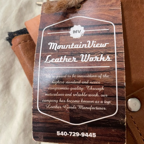 Mountain View and Mercantile Leather Works Purse - Picture 2 of 6